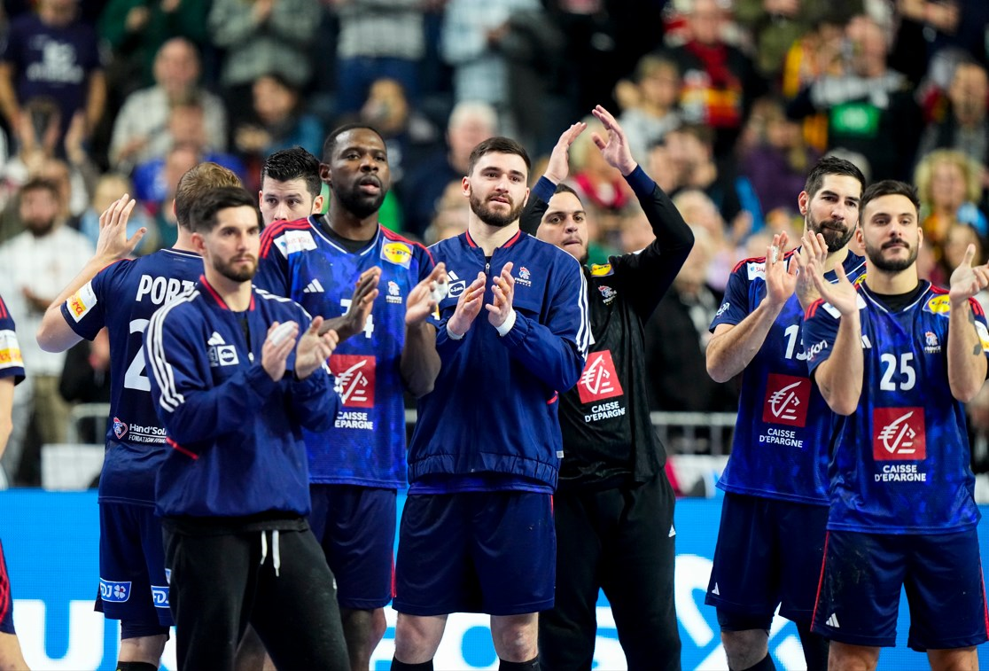 Les bleus battent l'Islande et sont tout proches des demi-finales