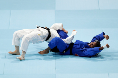 Sarah-Léonie Cysique en or à Prague