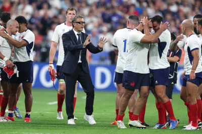 Les bleus au travail avant l'Italie