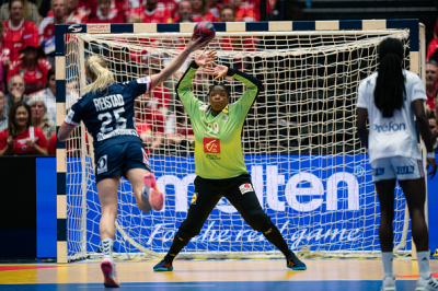 Les bleues s'imposent dans la souffrance en Allemagne