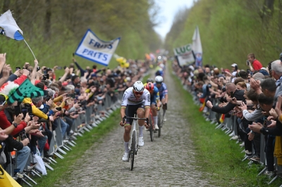 Podium pour Ferrand-Prévot, Top 5 pour Laporte : la France brille sur les pavés