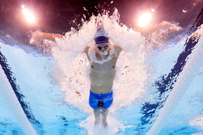 Léon Marchand battu sur le fil en finale du 200m 4 nages