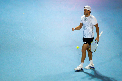 Alexandre Muller renverse Arthur Fils