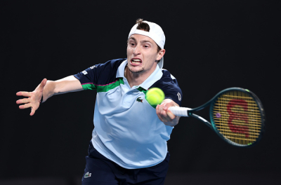 Ugo Humbert s'en sort en étant malade