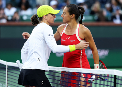 Iga Swiatek ne fait qu'une bouchée de Caroline Garcia