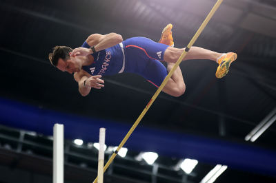 Renaud Lavillenie s'impose à Duzniki