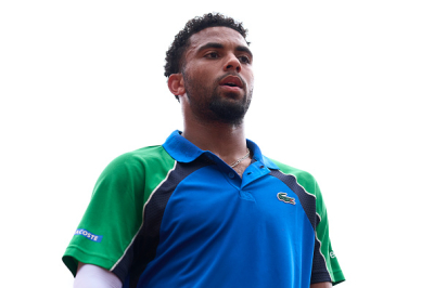 Arthur Fils profite de l'abandon de Stefanos Tsitsipas et se hisse en demi-finale