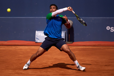 Arthur Fils poursuit son chemin et rejoint les quarts de finale