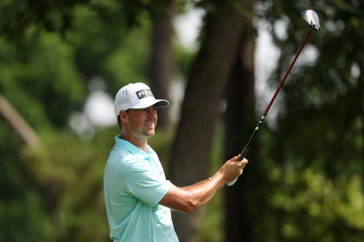 Victor Perez rejoint Matthieu Pavon et Frédéric Lacroix