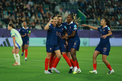 Les Bleues maîtrisent le Pays de Galles et foncent vers les quarts de finale