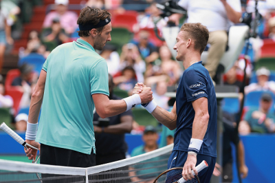 Arthur Rinderknech impressionne et file en quart de finale