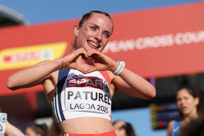Jimmy Gressier et Agathe Guillemot avec l’équipe de France pour les Mondiaux