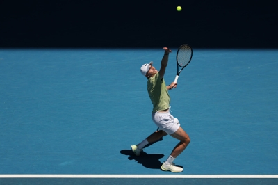 Ugo Humbert sort le tenant du titre Stefanos Tsitsipas