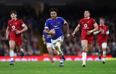 Le XV de France écrase le Pays de Galles à Cardiff