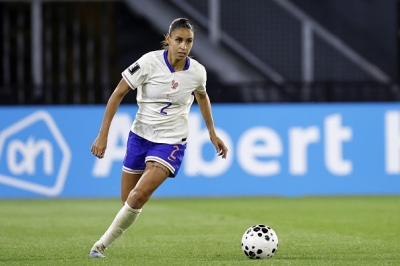 Maëlle Lakrar s'entraîne à part après sa blessure