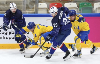 Les Bleus grillent un joker face à l’Ukraine mais gardent leur destin en main