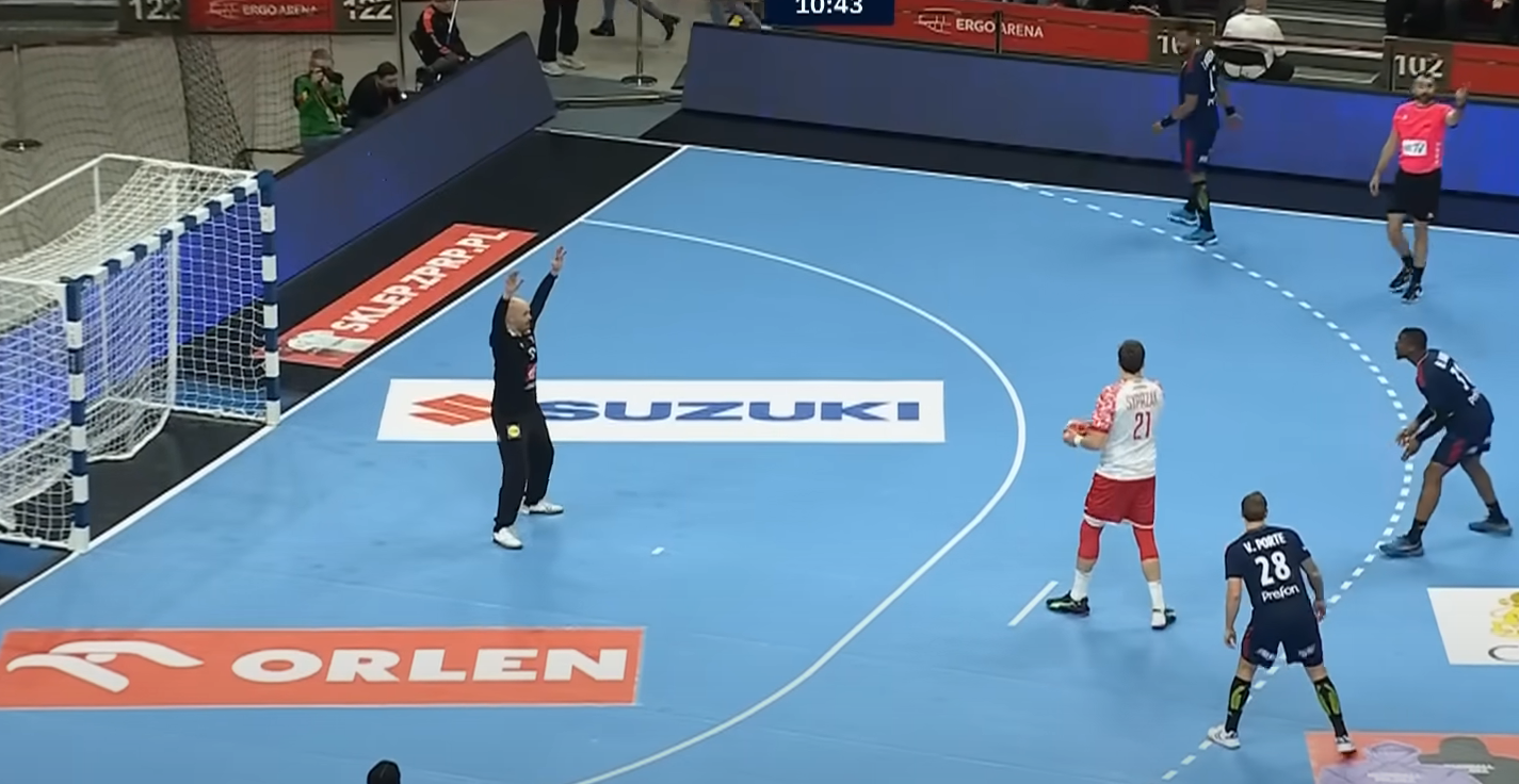 La France s'impose largement en Pologne